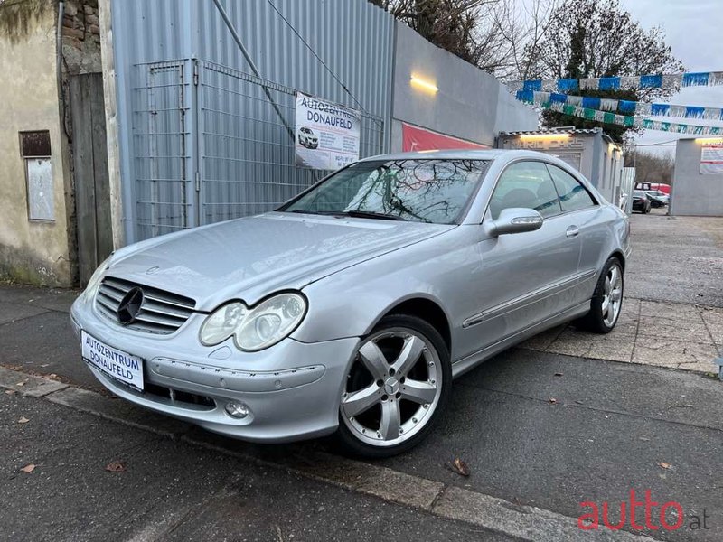 2004' Mercedes-Benz Clk-Klasse photo #1