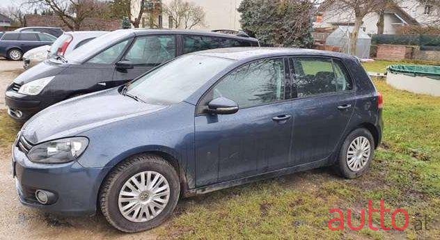 2010' Volkswagen Golf photo #1