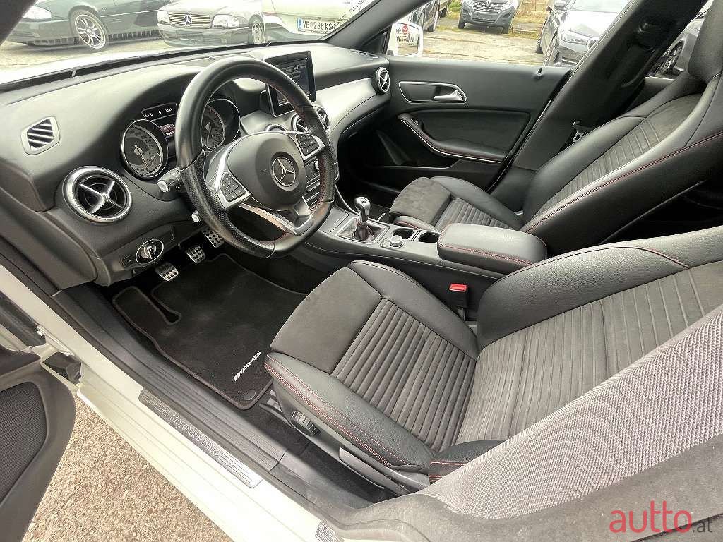2015' Mercedes-Benz Cla-Klasse photo #6
