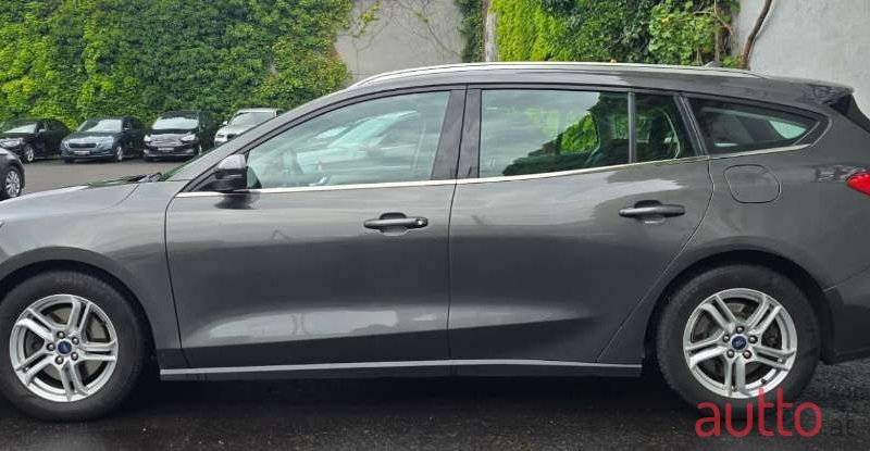 2020' Ford Focus photo #5
