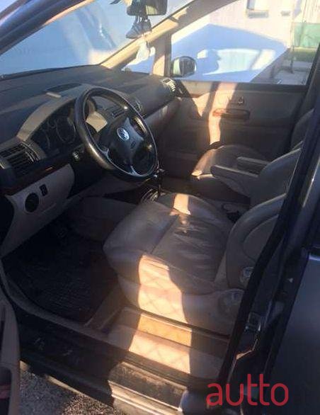 2003' Volkswagen Sharan photo #1