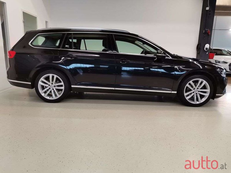 2020' Volkswagen Passat photo #3