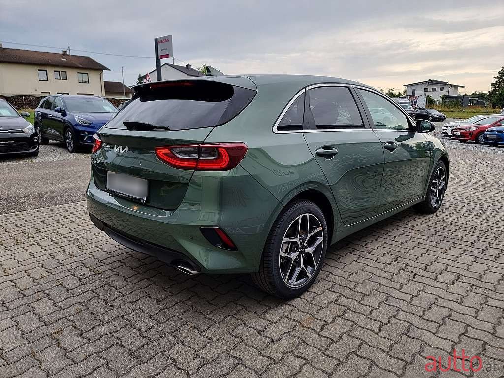 2023' Kia Ceed photo #3