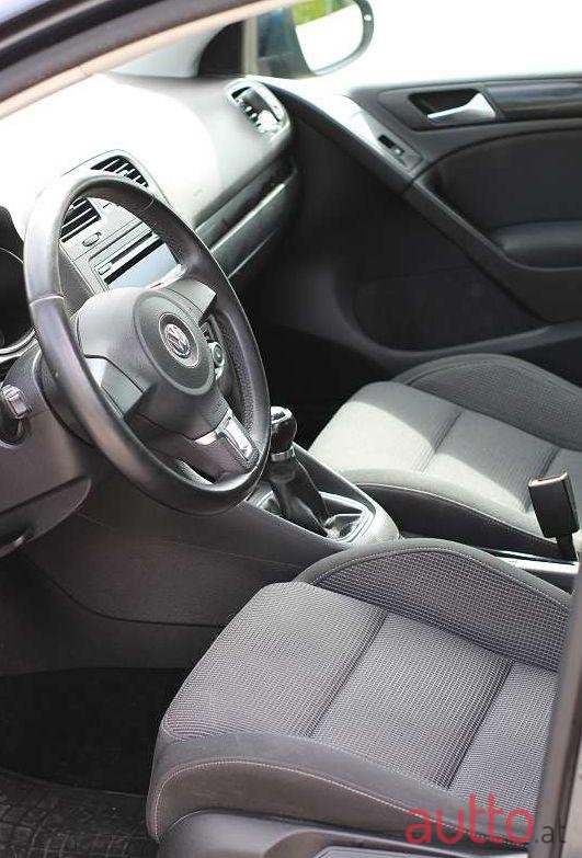 2012' Volkswagen Golf photo #2