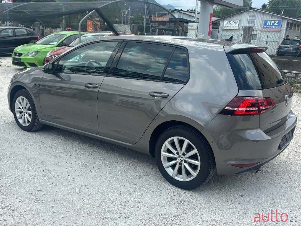 2015' Volkswagen Golf photo #6