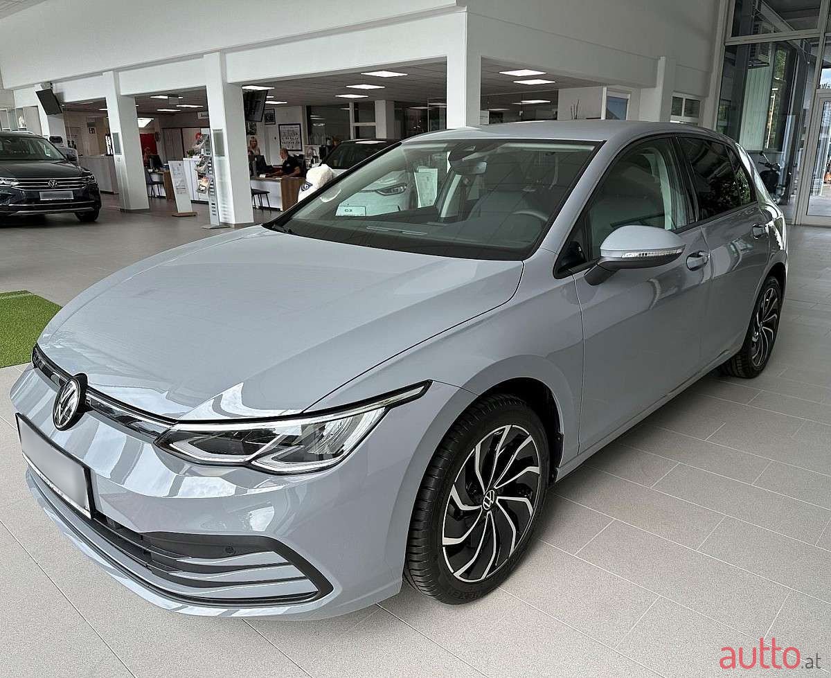 2024' Volkswagen Golf photo #2