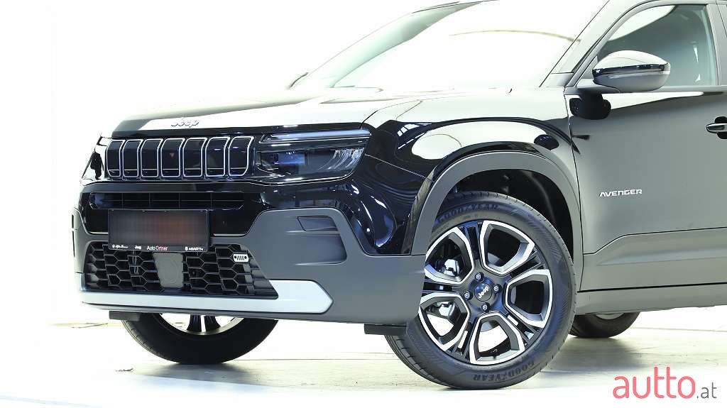 2023' Jeep Avenger photo #2