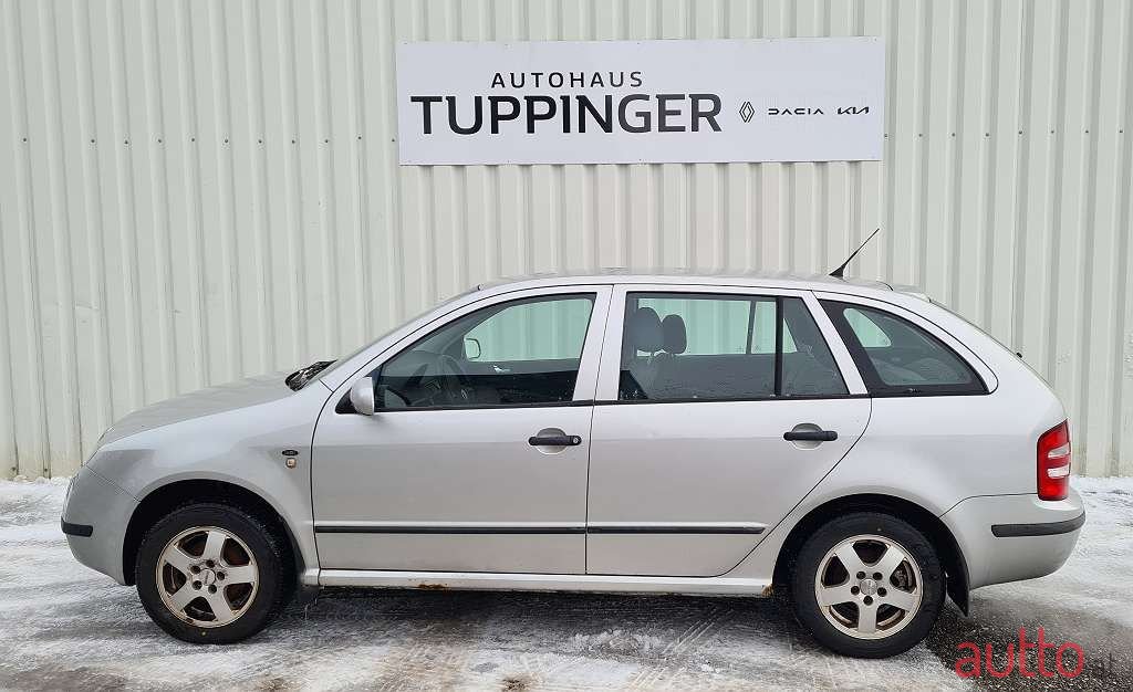 2002' Skoda Fabia photo #3