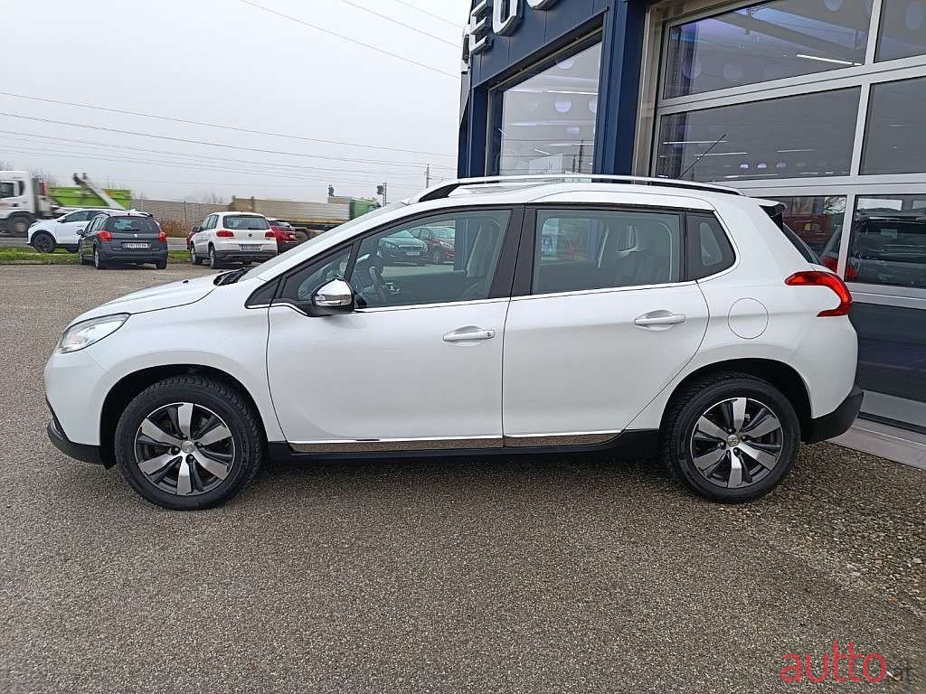 2013' Peugeot 2008 photo #1