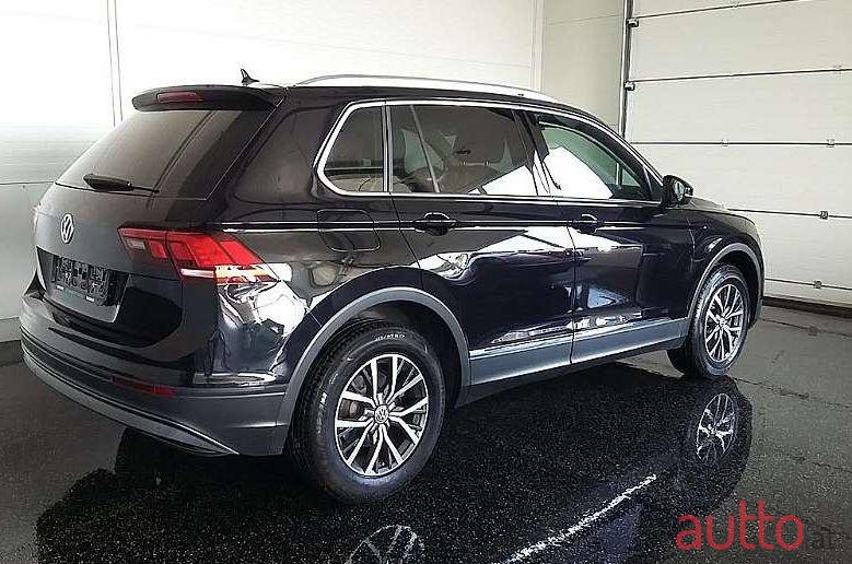 2016' Volkswagen Tiguan photo #1