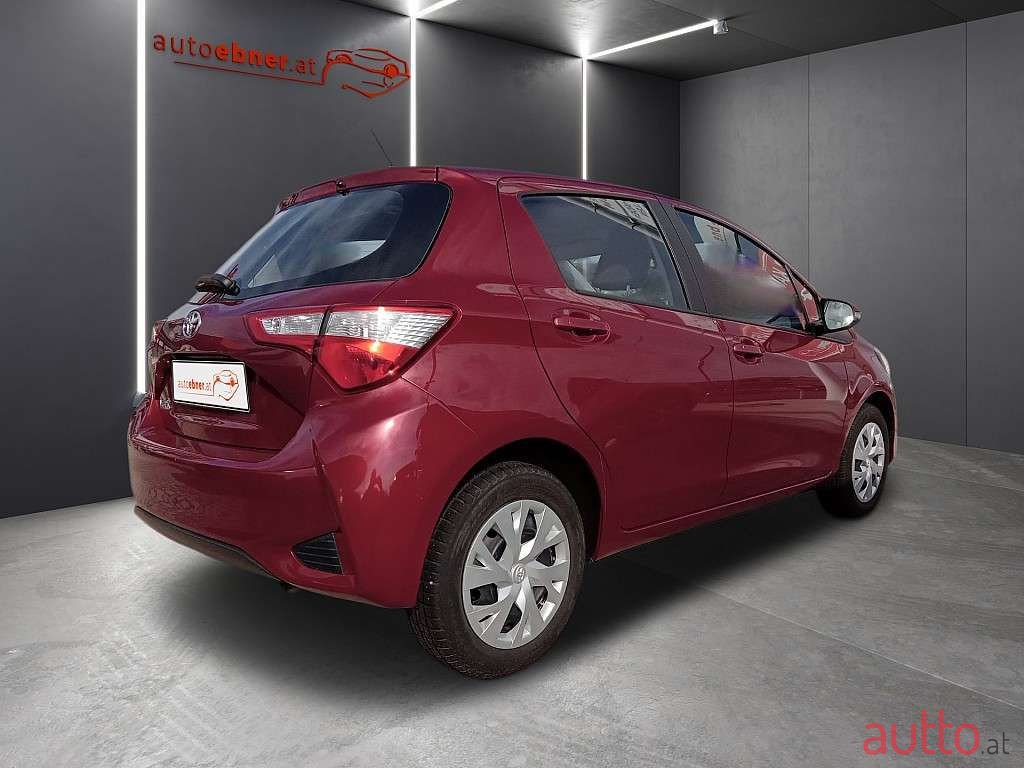 2017' Toyota Yaris photo #4