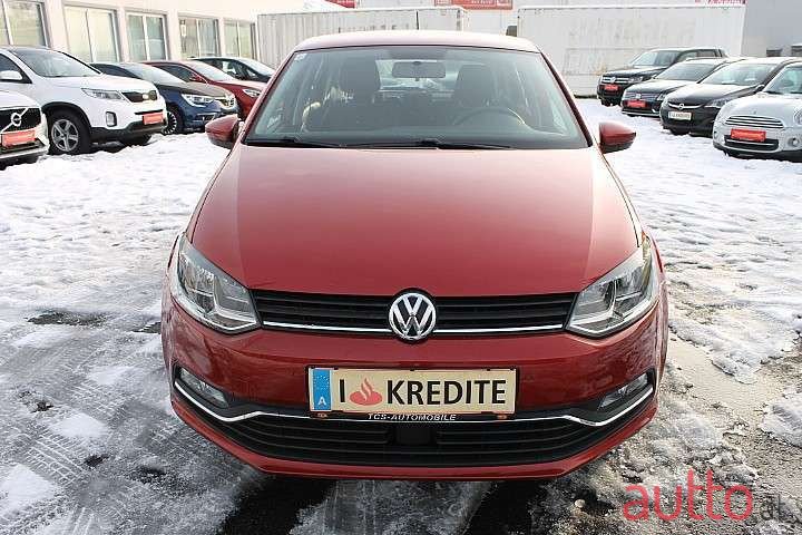 2015' Volkswagen Polo photo #2