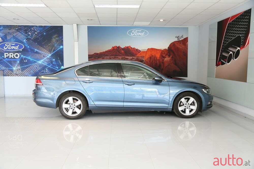 2018' Volkswagen Passat photo #5