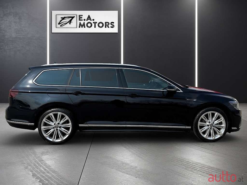 2024' Volkswagen Passat photo #4