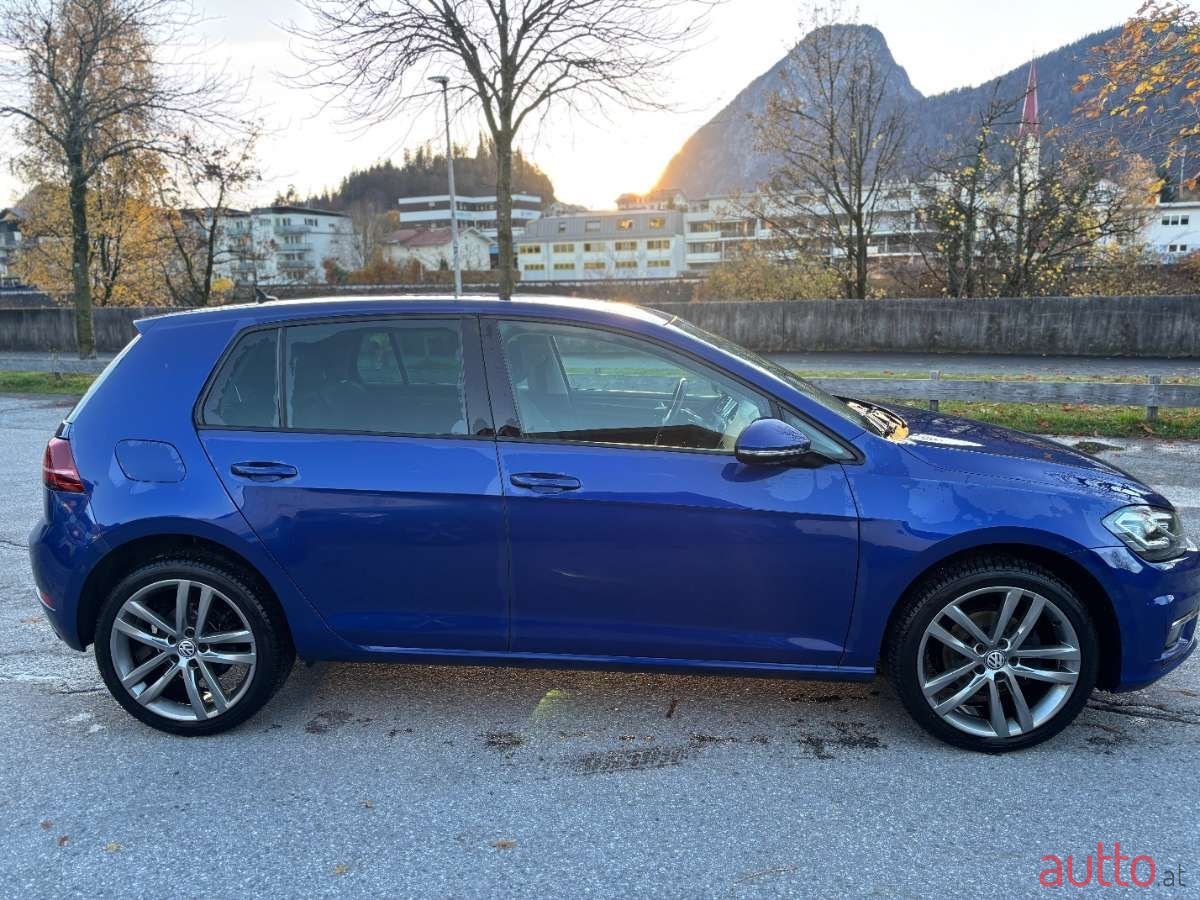 2018' Volkswagen Golf photo #6