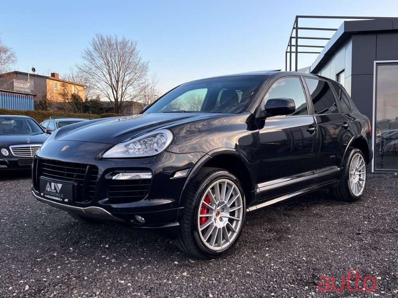 2008' Porsche Cayenne photo #2