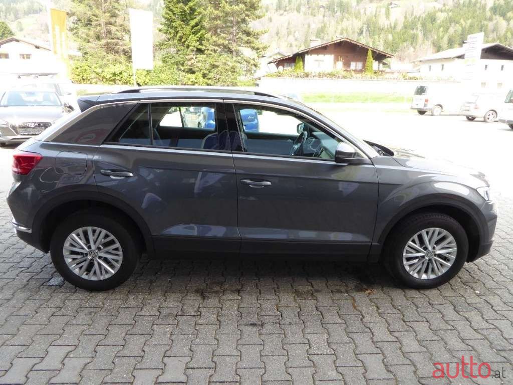 2018' Volkswagen T-Roc photo #5