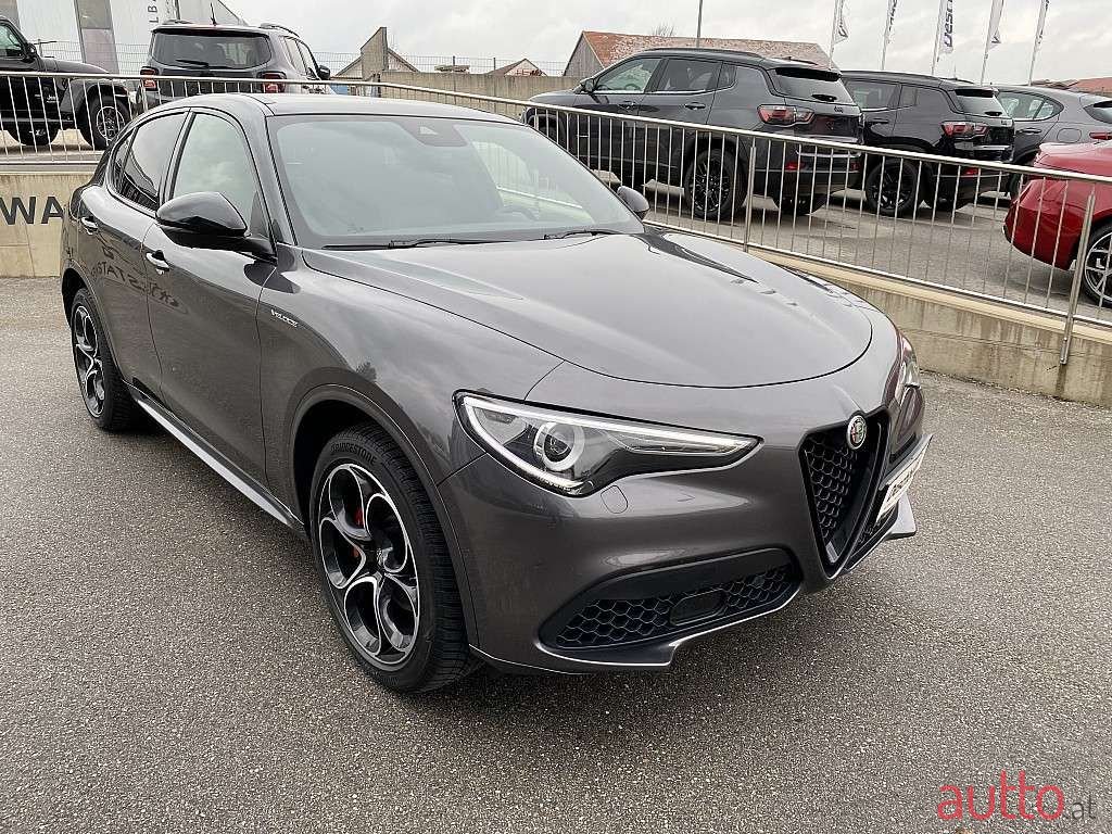 2022' Alfa Romeo Stelvio photo #1