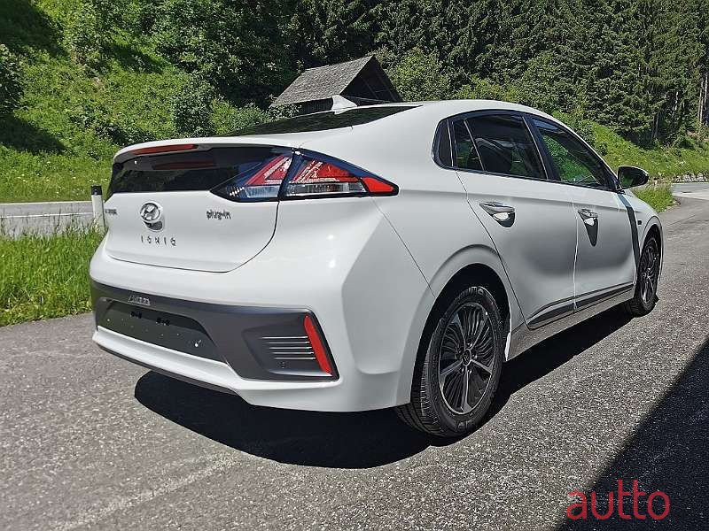 2021' Hyundai Ioniq photo #4