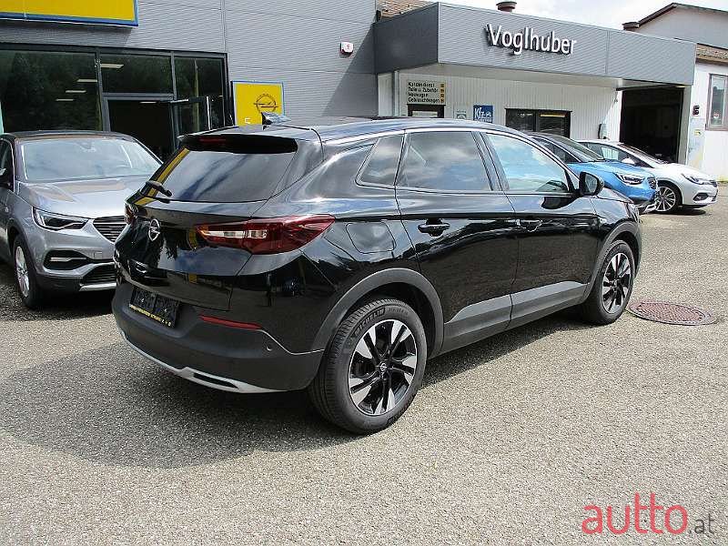 2020' Opel Grandland X photo #1