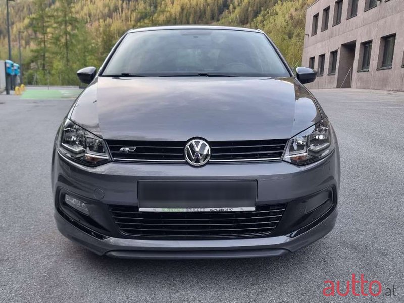 2017' Volkswagen Polo photo #5