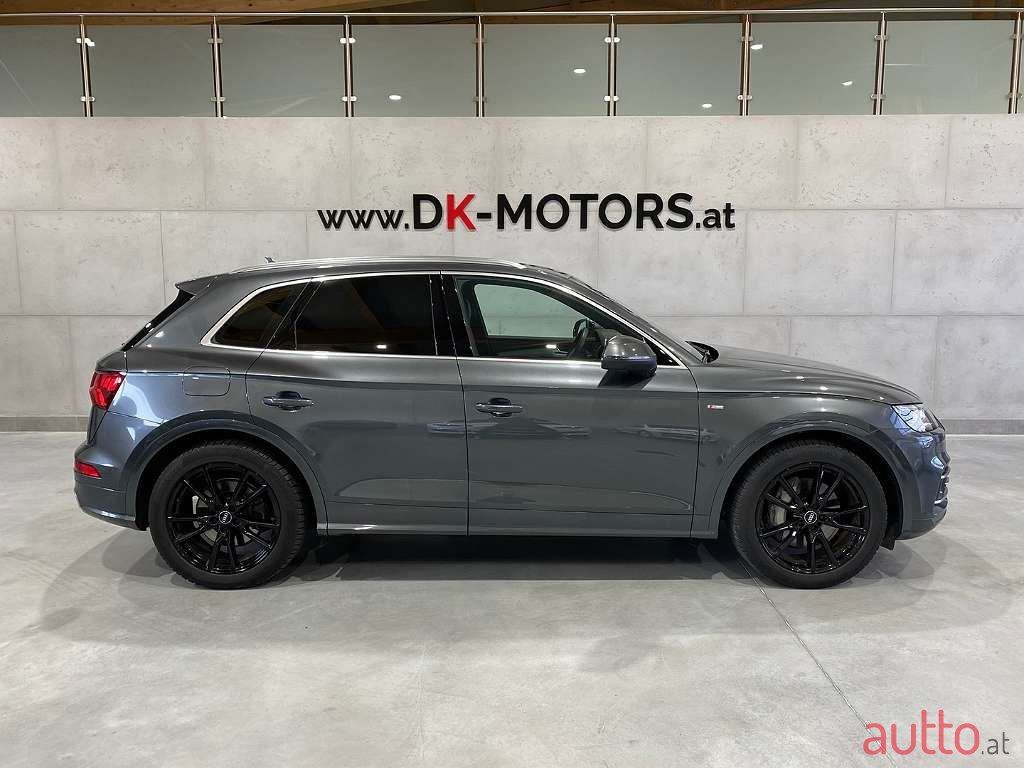 2019' Audi Q5 photo #1