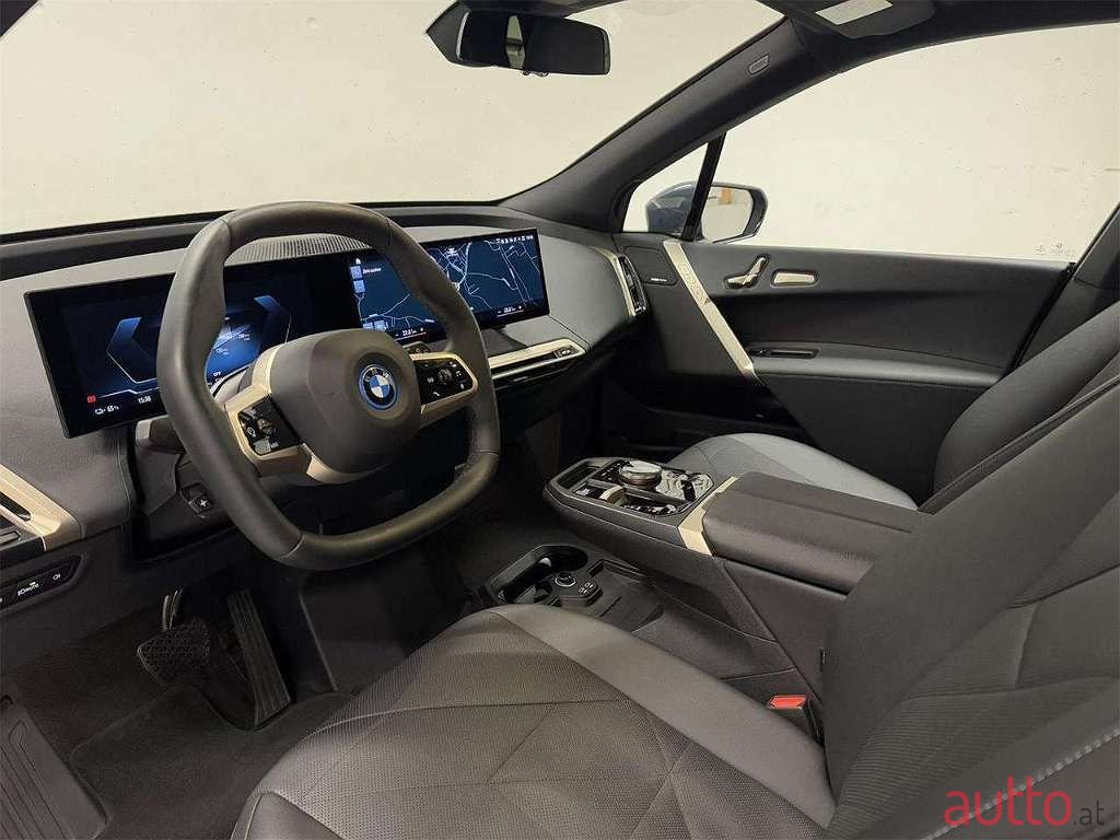 2022' BMW iX photo #6