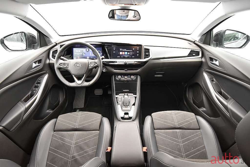 2022' Opel Grandland X photo #6
