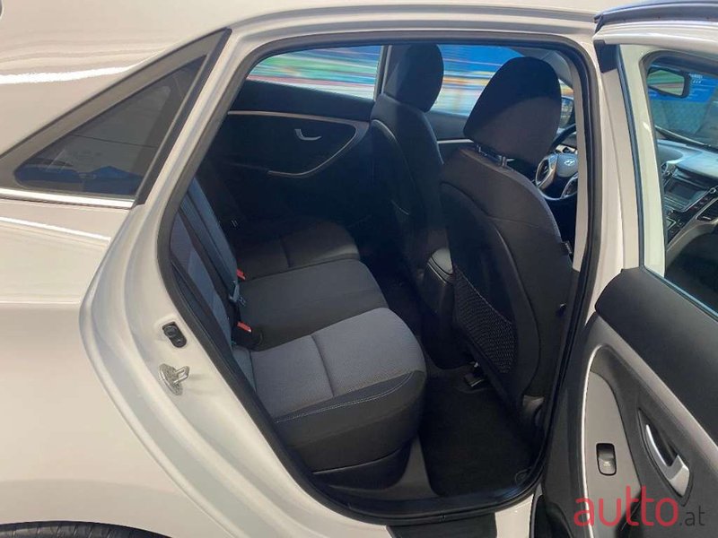 2017' Hyundai i30 photo #5