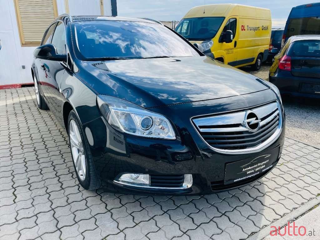 2012' Opel Insignia photo #2