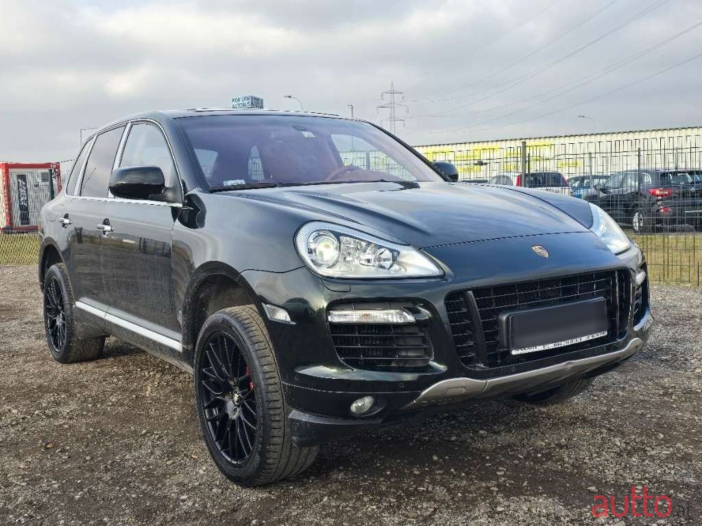 2009' Porsche Cayenne photo #2