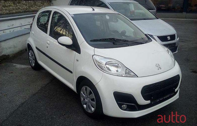 2013' Peugeot 107 photo #2