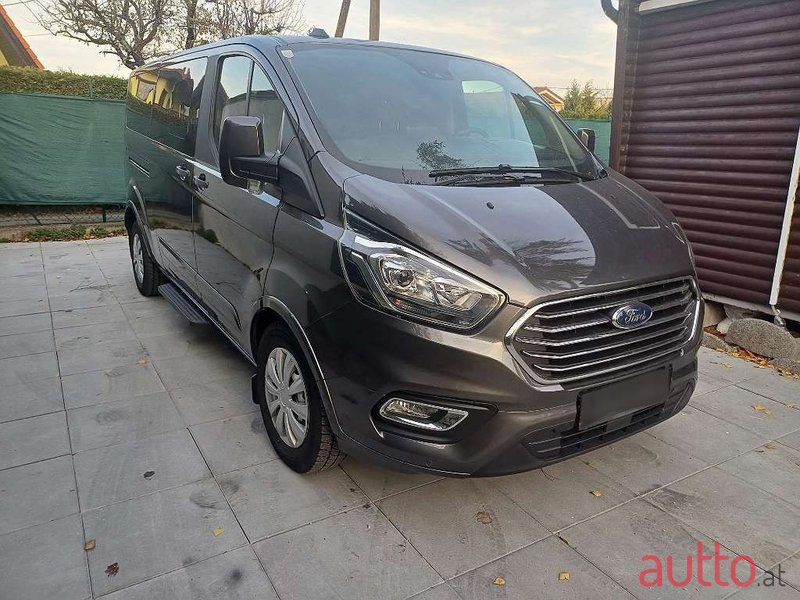 2023' Ford Tourneo photo #2