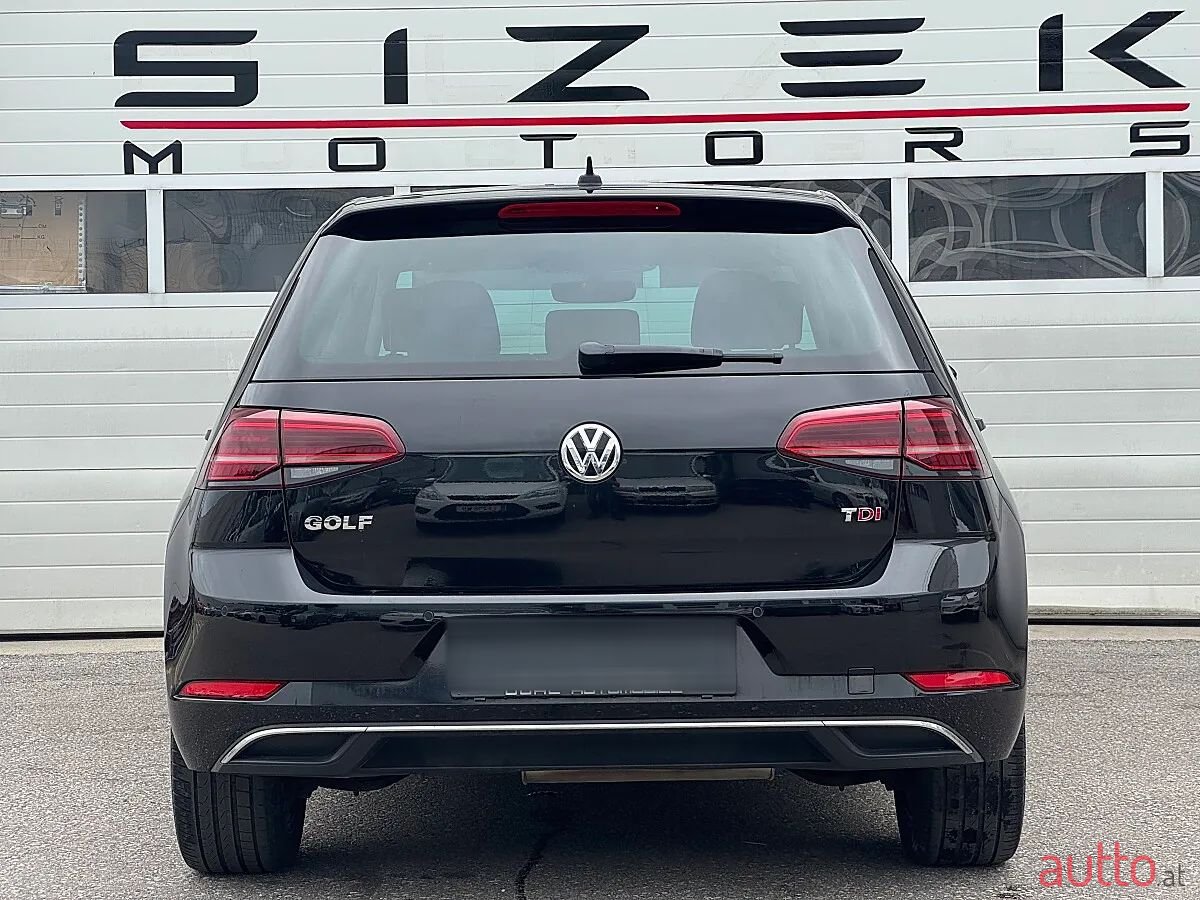 2017' Volkswagen Golf photo #6