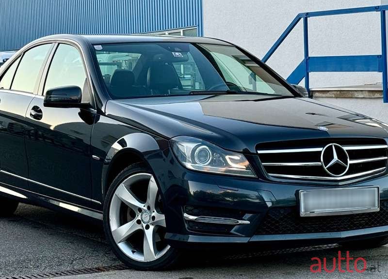 2014' Mercedes-Benz C-Klasse photo #2