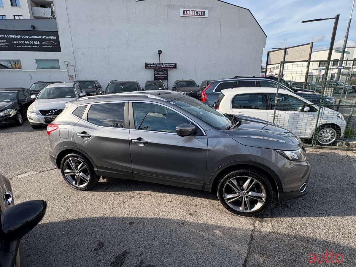 2015' Nissan Qashqai photo #2