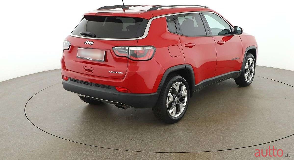 2018' Jeep Compass photo #5