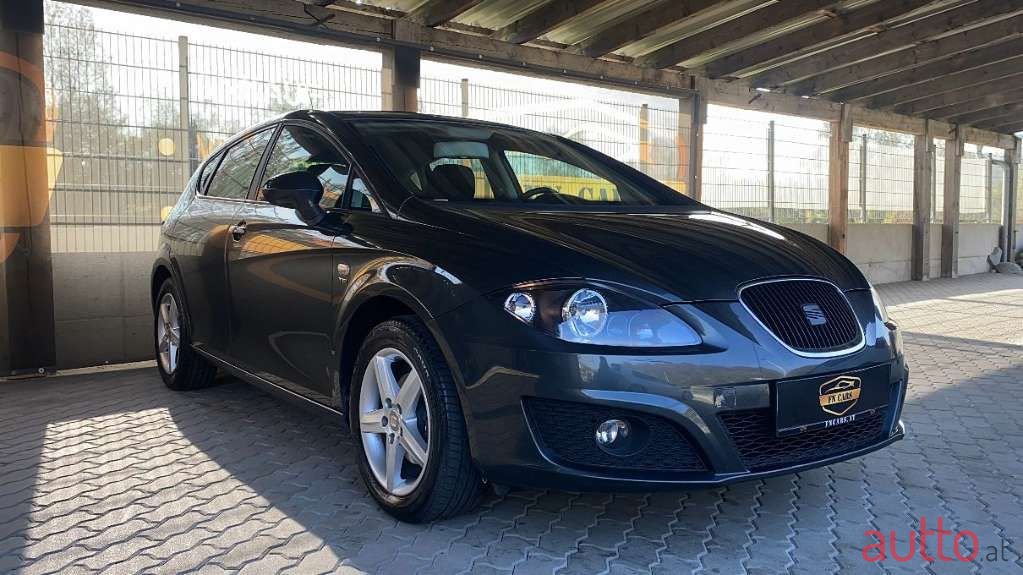 2010' SEAT Leon photo #1
