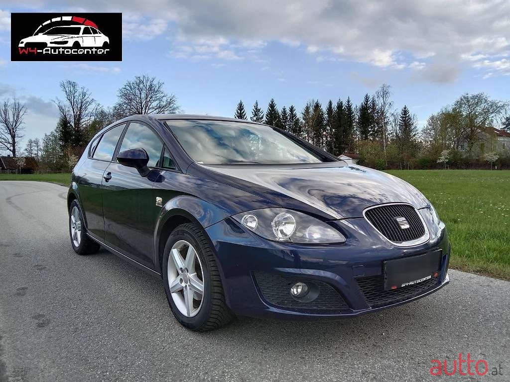 2011' SEAT Leon photo #4