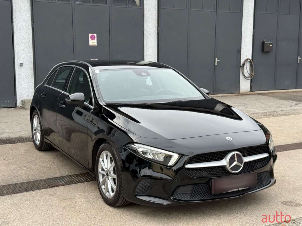 2019' Mercedes-Benz A-Klasse photo #1
