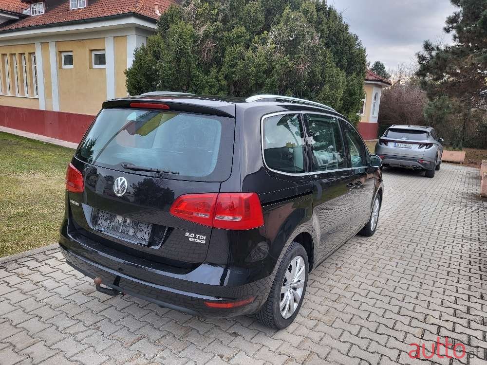 2013' Volkswagen Sharan photo #2