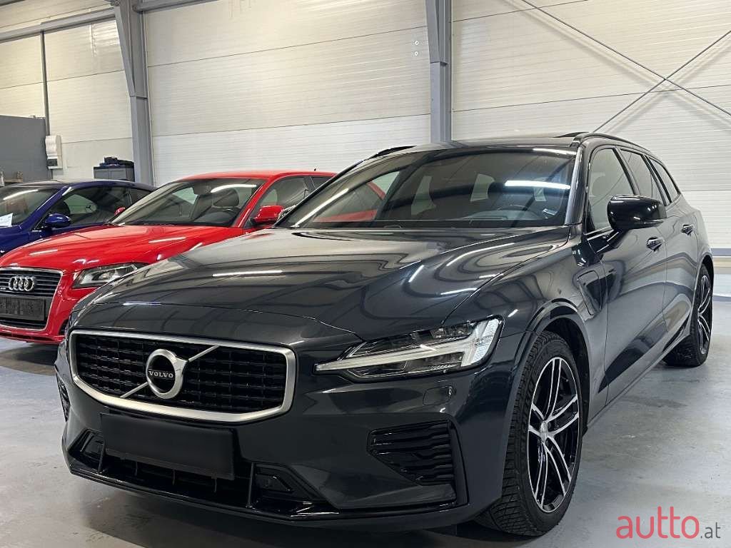 2019' Volvo V60 photo #4