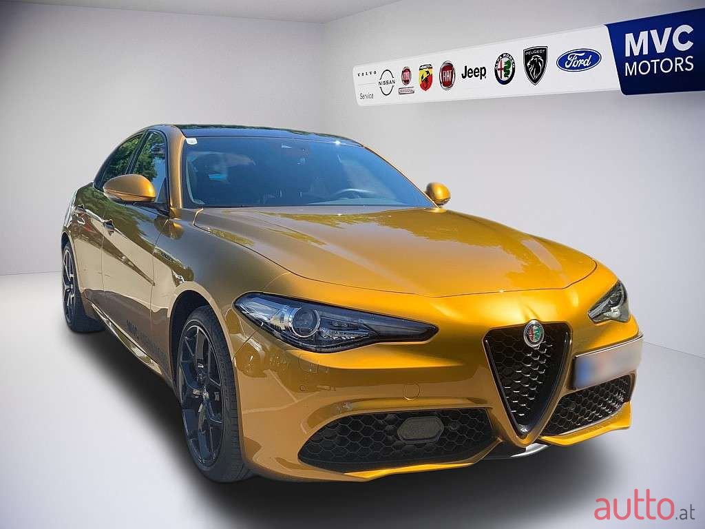 2022' Alfa Romeo Giulia photo #3