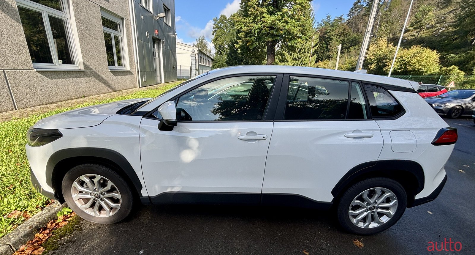 2024' Toyota photo #2