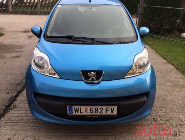 2006' Peugeot 107 photo #1