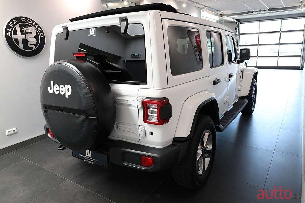 2019' Jeep Wrangler photo #3