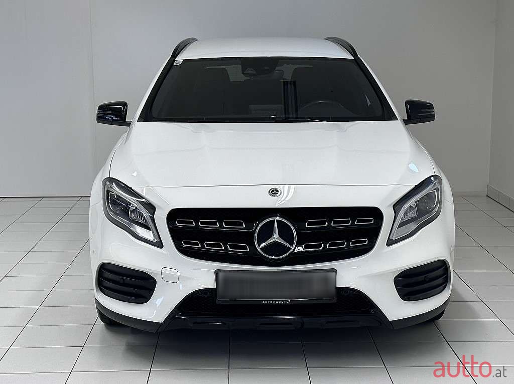 2018' Mercedes-Benz Gla-Klasse photo #2