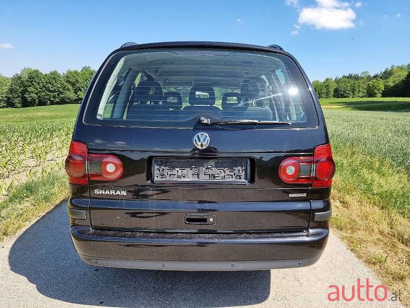 2009' Volkswagen Sharan photo #6