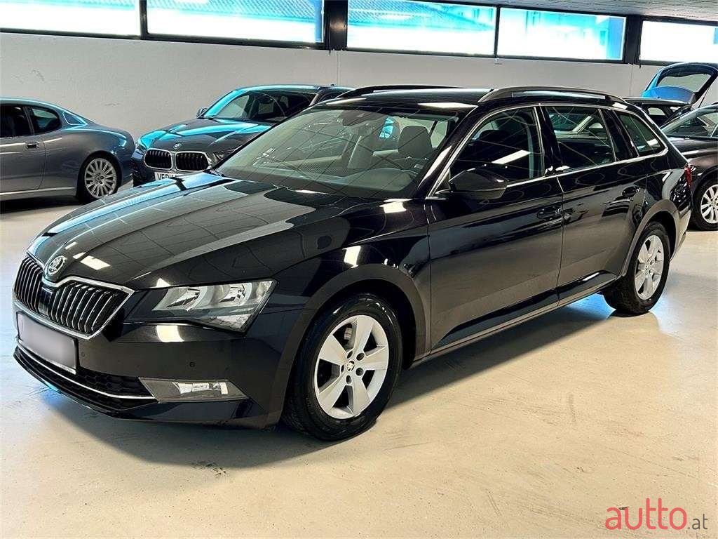 2019' Skoda Superb photo #3