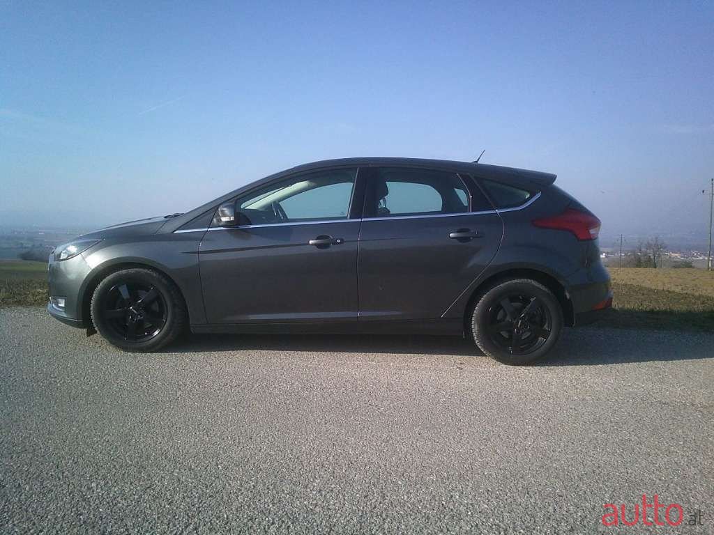 2015' Ford Focus photo #2